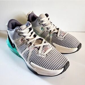 Nike Gray Sneakers Men's LeBron Witness 7 Basketball Sneakers 9.5